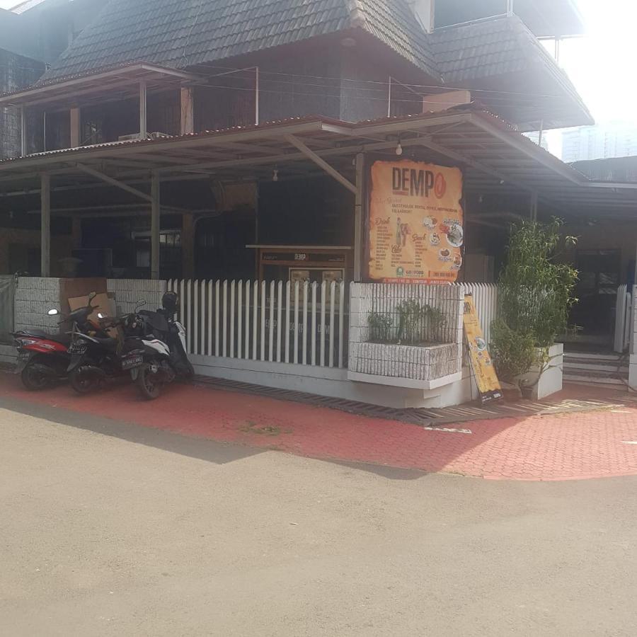 Mayestik Guest House Syariah Jakarta Eksteriør billede