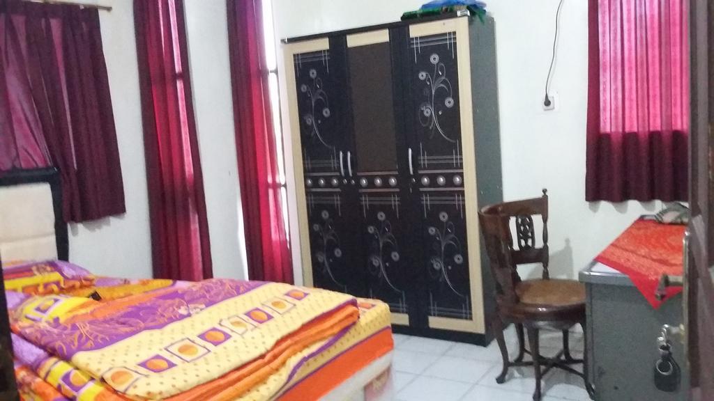 Mayestik Guest House Syariah Jakarta Eksteriør billede