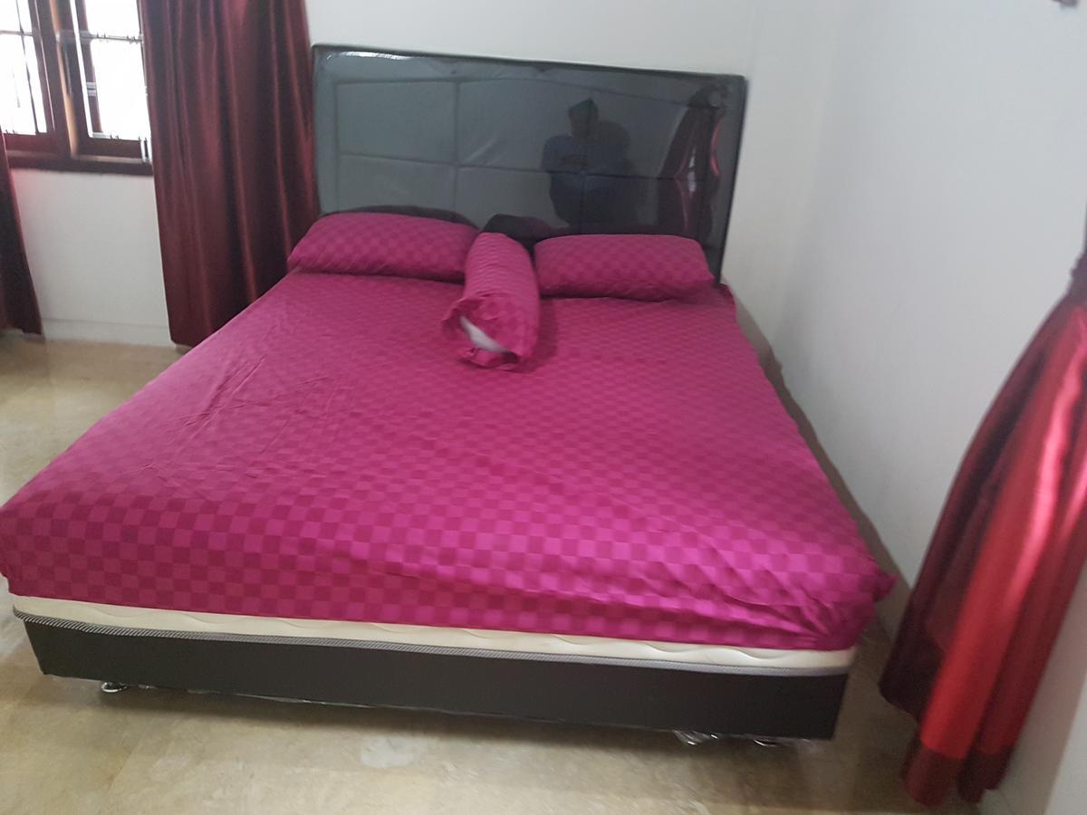 Mayestik Guest House Syariah Jakarta Eksteriør billede